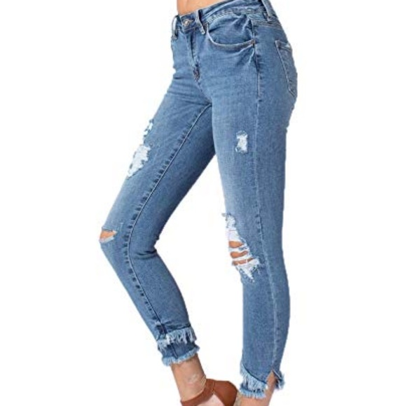 KanCan Denim - NWT distressed jean 🕺